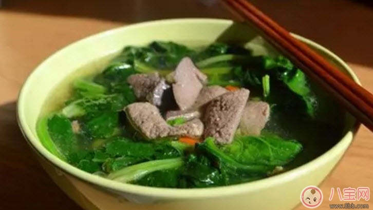 秋天怎么預(yù)防寶寶口角炎 寶寶口角炎的食療方法