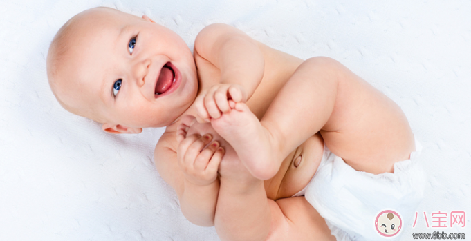 新生兒頭部護(hù)理方法 新生兒頭部護(hù)理三個(gè)技巧