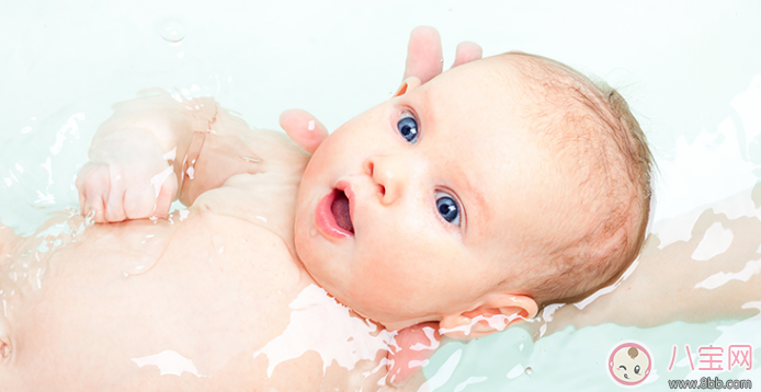 新生兒頭部護(hù)理方法 新生兒頭部護(hù)理三個(gè)技巧