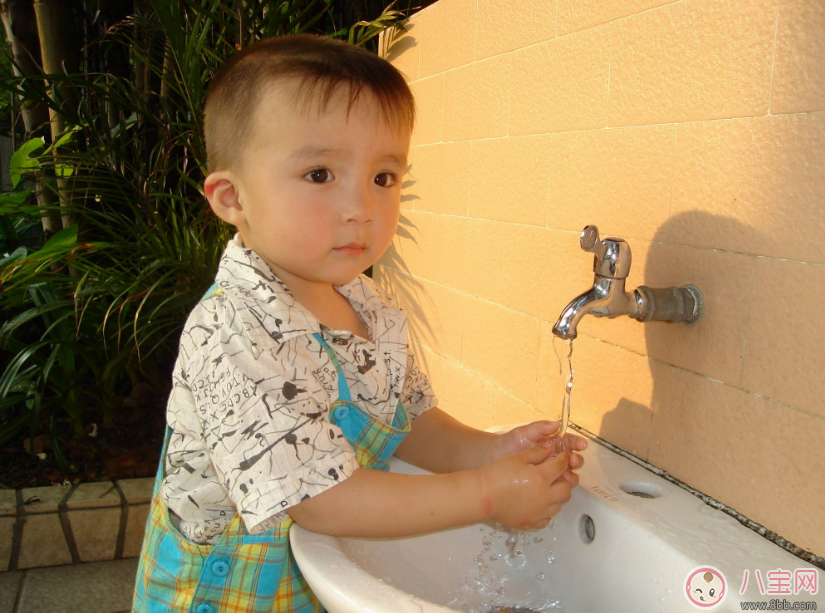 寶寶洗手有技巧 正確洗手病情遠(yuǎn)離他