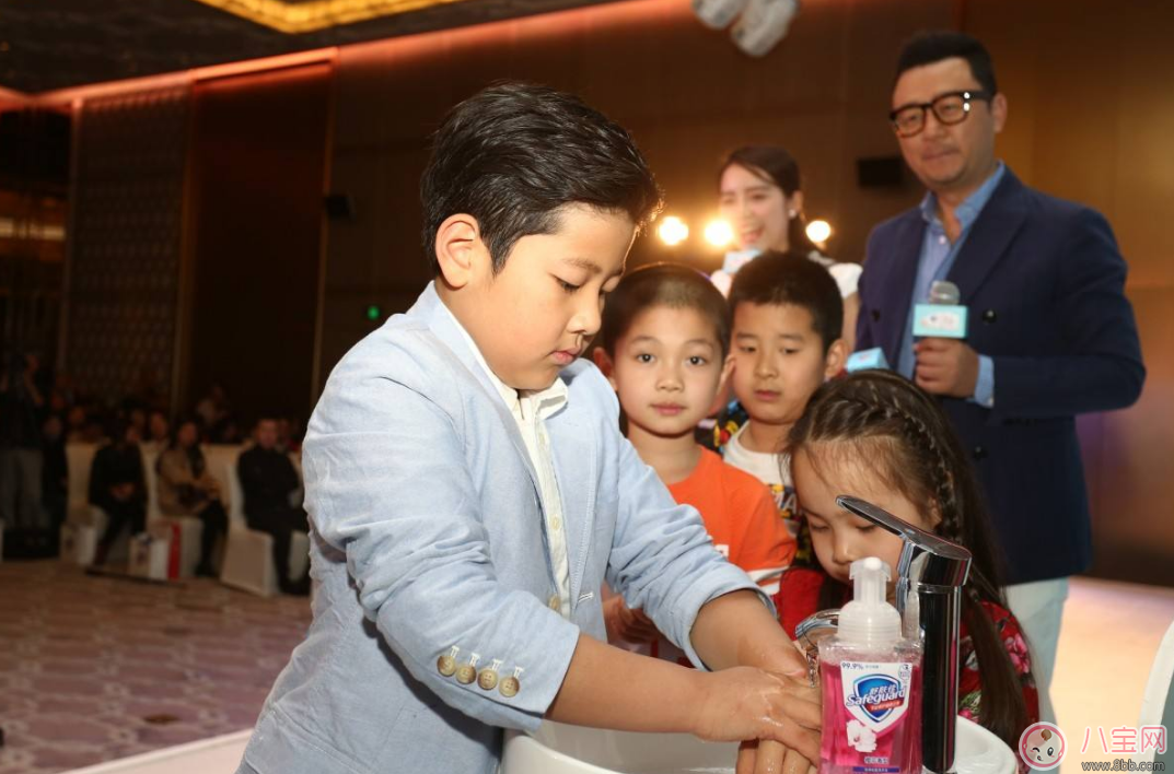 寶寶洗手有技巧 正確洗手病情遠(yuǎn)離他