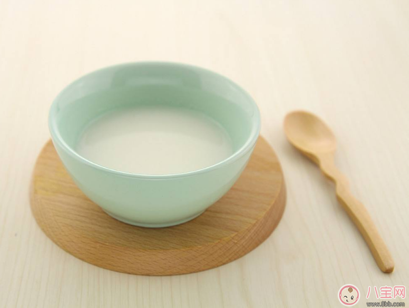 添加輔食前可以給寶寶加米粉 寶寶米粉添加技巧