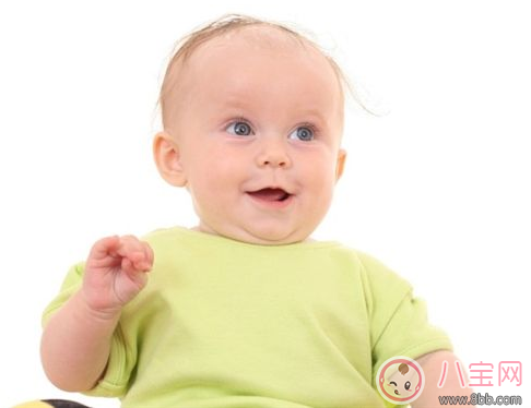 孩子多大會(huì)叫爸爸媽媽 孩子開口說(shuō)話是什么時(shí)候