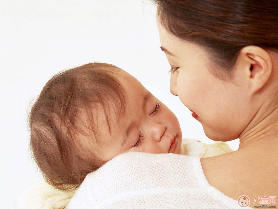 寶寶睡覺不踏實？超好用的防寶寶踢被子絕招！