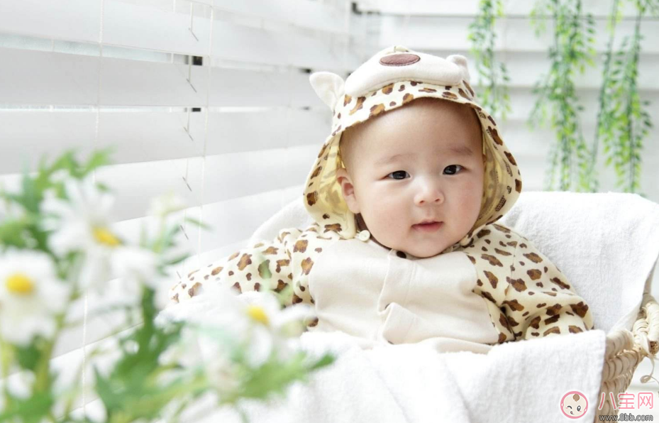 寶寶看著好像“斗雞眼” 孩子斗雞眼怎么辦