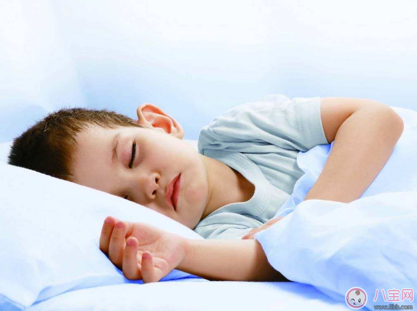 黃曉明寶寶小海綿愛霸占被子 孩子愛占被子踢被子處理方法