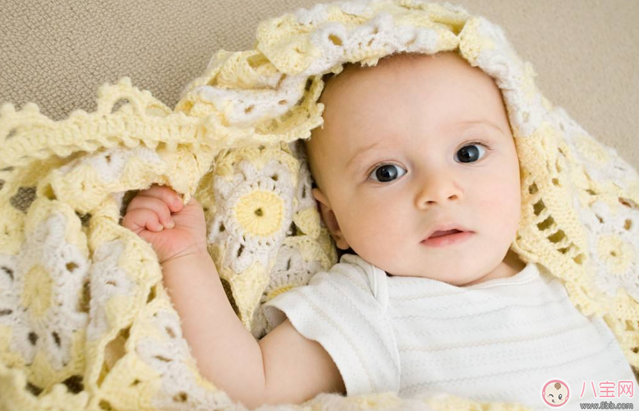 孩子肚子鼓的像個氣球 寶寶臍疝別忽視