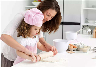 什么時(shí)候開始給寶寶用牙刷刷牙 90%家長(zhǎng)都錯(cuò)了