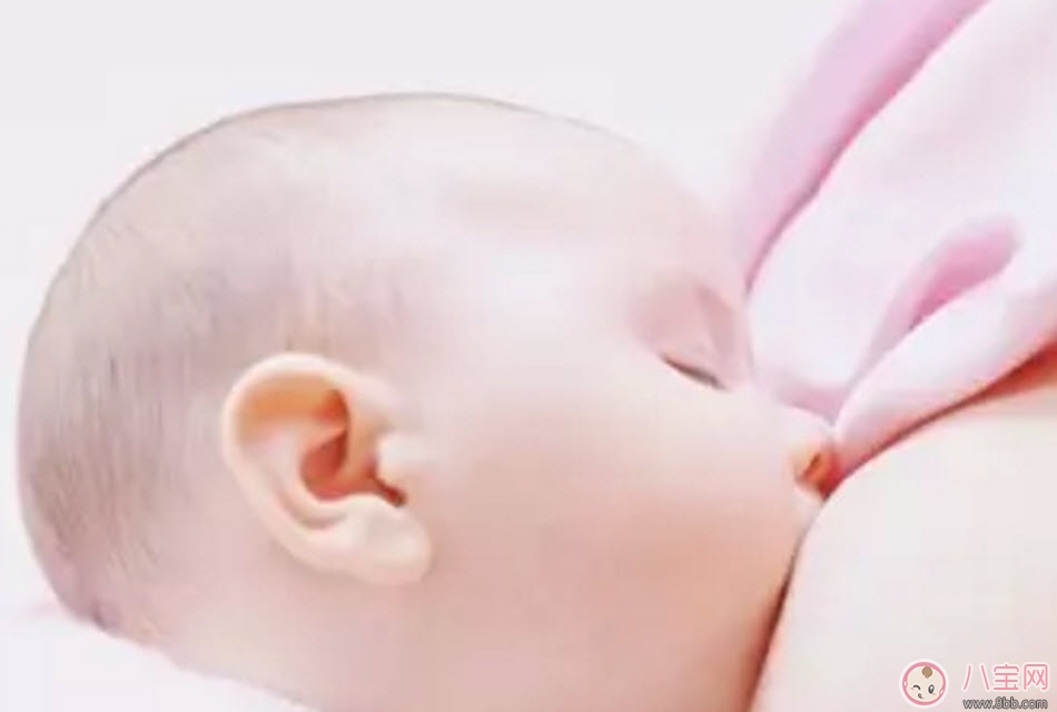 寶寶睡覺(jué)要不要叫醒吃奶 晚上新生兒要叫醒喂奶嗎 寶寶睡覺(jué)要不要叫醒吃奶 晚上新生兒要叫醒喂奶嗎