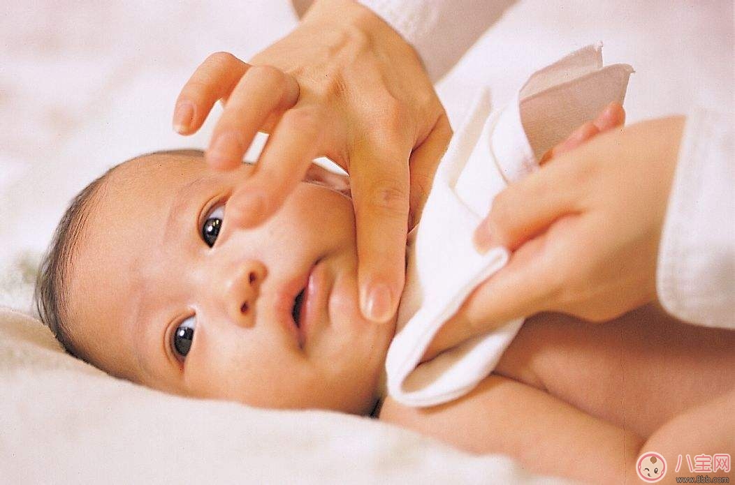 立秋后照顧小孩子應(yīng)該注意什么 照顧寶寶注意事項(xiàng)