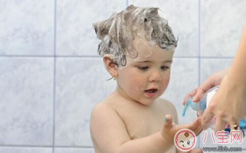 孩子怕洗頭總是哭 解決這些難題讓孩子接受洗頭