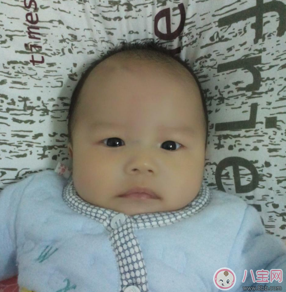 寶寶撞頭行為內(nèi)有含義 孩子這么喜歡撞頭其實是因為他