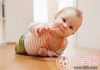 如何發(fā)展寶寶身心健全  寶寶爬行訓(xùn)練很重要