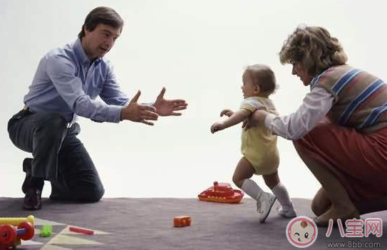 陶昕然的女兒已經(jīng)會走路了 別人家寶寶會走路早自己的晚正常嗎