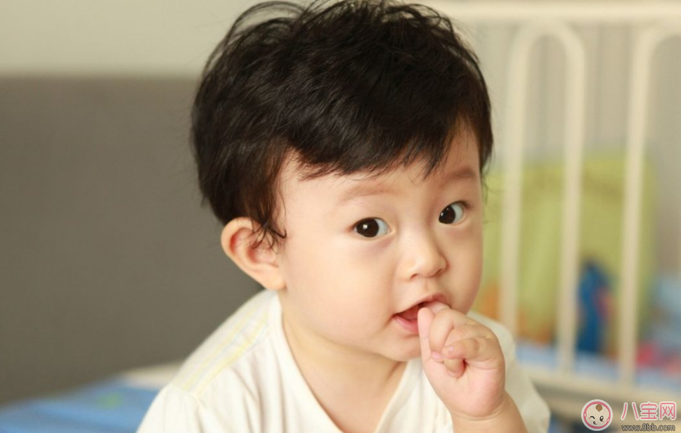 孩子頑劣喜歡玩手指 孩子玩手指怎么糾正 孩子頑劣喜歡玩手指 孩子玩手指怎么糾正