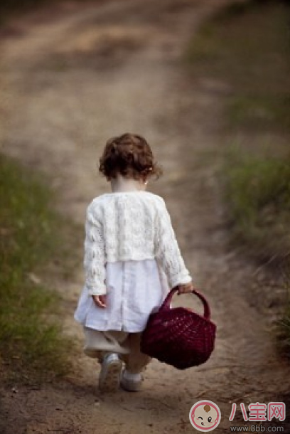 孩子離家出走怎么辦 擁有一個(gè)安寧的家庭才是孩子不離家出走的保障