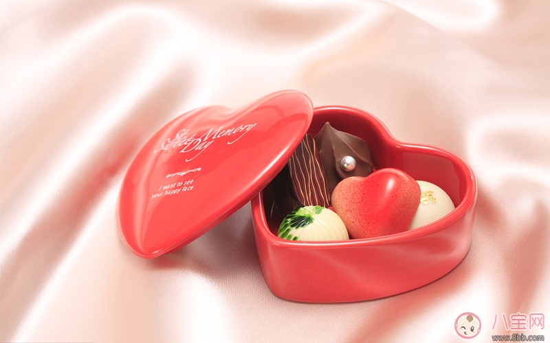 寶寶滿月怎么慶祝 寶寶滿月送什么禮物好