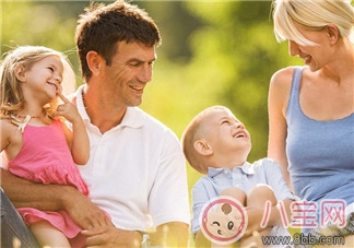 寶寶不愛交流怎么辦  寶寶交際要從小練