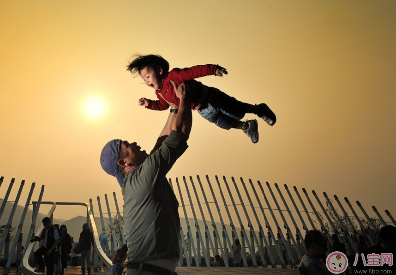 孩子說(shuō)方言到底好不好 孩子只會(huì)說(shuō)普通話真的好嗎