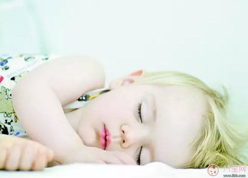新生兒正常睡眠時(shí)間是多少 如何判斷孩子睡眠時(shí)間是否充足