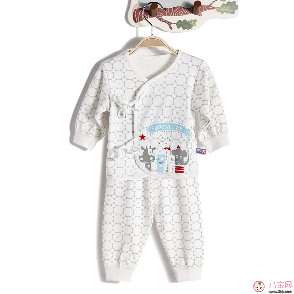 秋季購買寶寶衣服  材質(zhì)是第一考量