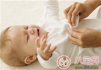 寶寶穿衣學(xué)問(wèn)大 挑選衣物要謹(jǐn)慎