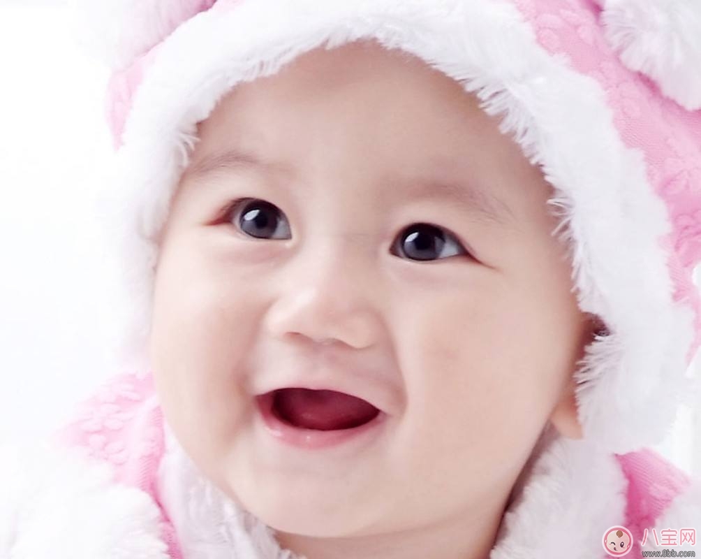 寶寶穿衣學(xué)問(wèn)大 挑選衣物要謹(jǐn)慎