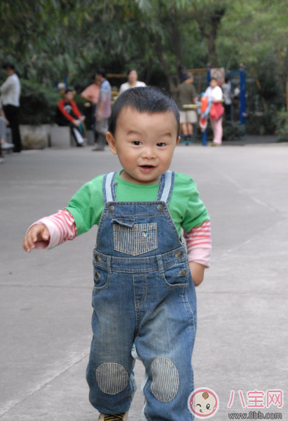 趙文卓luna寶寶學(xué)會(huì)走路 孩子走路怎么教