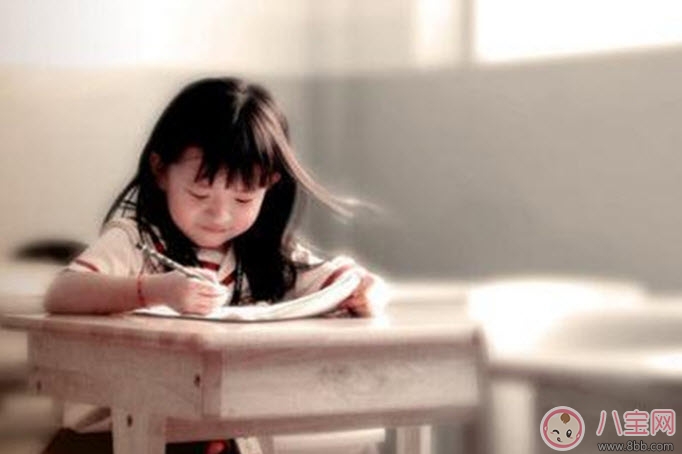 寶寶上幼兒園前的準(zhǔn)備 寶寶上學(xué)前的心理教育物品準(zhǔn)備。