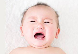 寶寶哭個(gè)不停怎么辦 5秒讓寶寶停止哭鬧的方法(圖文)