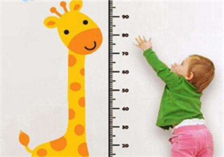 留意一歲前寶寶骨胳走勢 寶寶骨骼發(fā)育壞習慣