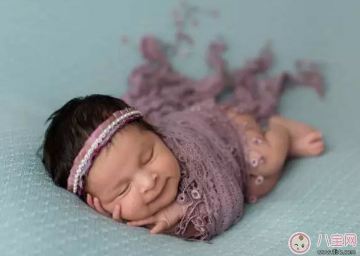 寶寶頭發(fā)稀少發(fā)黃怎么辦 寶寶頭發(fā)長的慢是什么原因