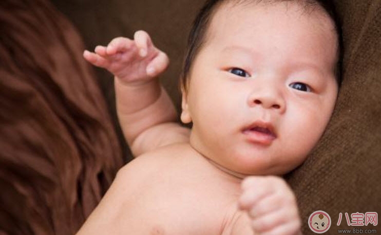 寶寶睡覺(jué)干咳怎么回事 寶寶干咳是什么原因