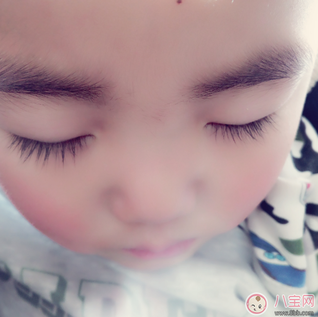 寶寶睫毛剪了變濃是真的嗎 這個(gè)小行為對(duì)寶寶危害大不要做