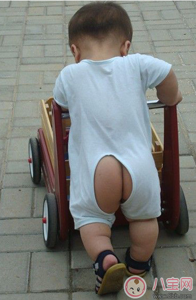 夏天寶寶穿開襠褲真的好嗎 寶寶穿開襠褲危害