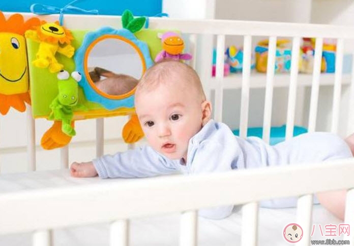 寶寶掉床后應(yīng)該注意什么 孩子掉床了怎么辦(不能馬上抱寶寶) 寶寶掉床后應(yīng)該注意什么 孩子掉床了怎么辦(不能馬上抱寶寶)