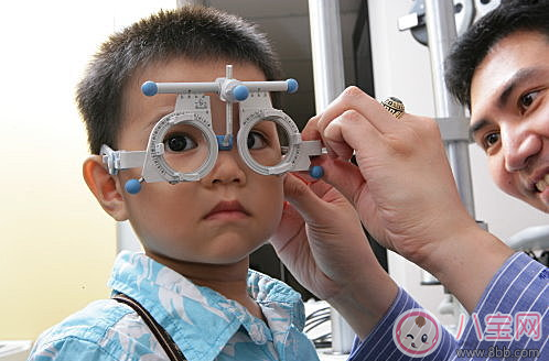 孩子瞇瞇眼居然是弱視 從哪些情況可以發(fā)現(xiàn)孩子不對勁