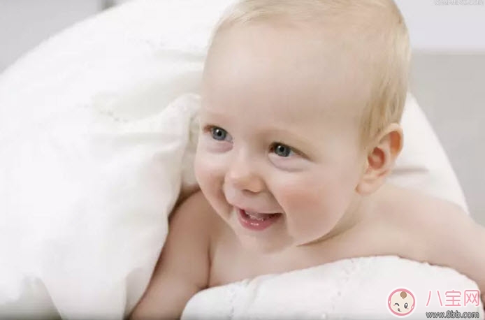 寶寶胎毛什么時候掉 寶寶胎發(fā)什么時候剃