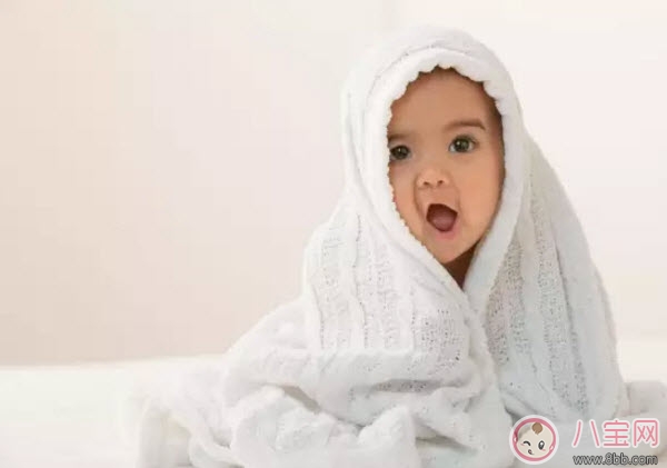 寶寶胎毛什么時候掉 寶寶胎發(fā)什么時候剃