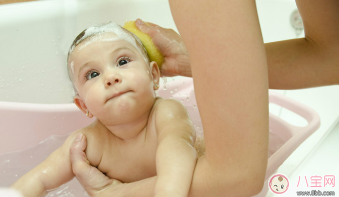 寶寶不愛洗澡怎么辦 1到3歲寶寶不愛洗澡原因總結(jié) 寶寶不愛洗澡怎么辦 1到3歲寶寶不愛洗澡原因總結(jié)