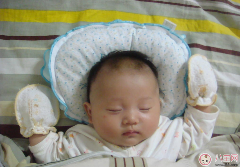 新生兒要用母乳洗臉嗎 如何護理新生兒的臉部肌膚