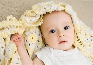 新生兒要用母乳洗臉嗎 如何護(hù)理新生兒的臉部肌膚