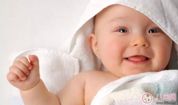 嬰兒寶寶耳朵護(hù)理 寶寶耳屎怎么處理(清理耳朵的八個(gè)步驟)