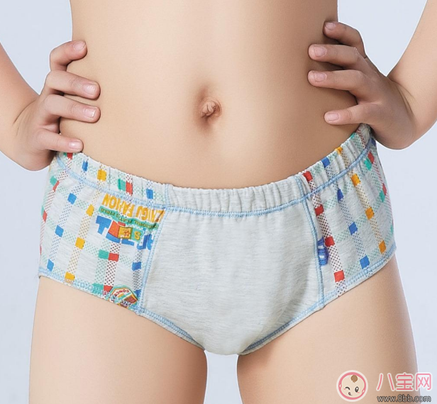 孩子內(nèi)褲怎么選好 平角三角哪個更適合孩子