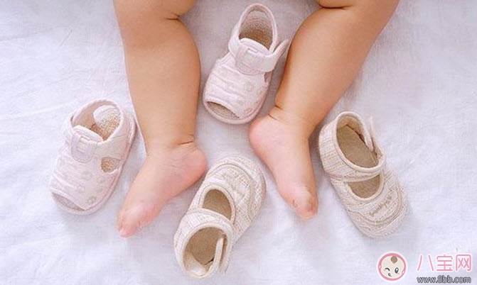 怎樣讓寶寶有大長(zhǎng)腿 寶寶腿型注意事項(xiàng)