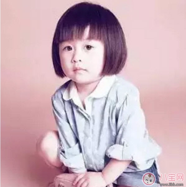 一歲女寶寶夏天發(fā)型 夏天一歲女寶寶發(fā)型有哪些(劉海+盤發(fā))