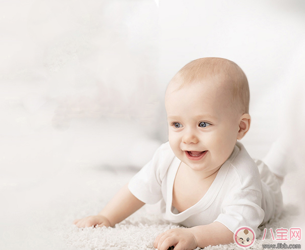 夏天竟然不能給孩子洗澡 分清時候洗澡效率高