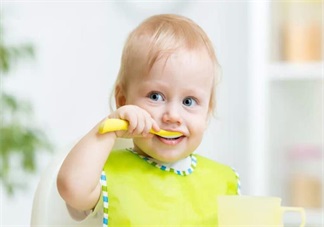 寶寶積食會(huì)發(fā)燒嗎 寶寶積食癥狀有哪些