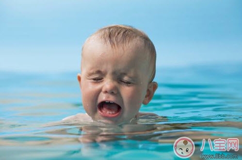 夏天寶寶游泳有什么好處 寶寶游泳的最佳時(shí)間是多少