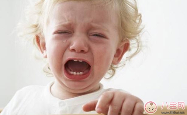 三個月寶寶拉肚子有泡沫怎么辦 寶寶多半受涼了(穿肚兜)